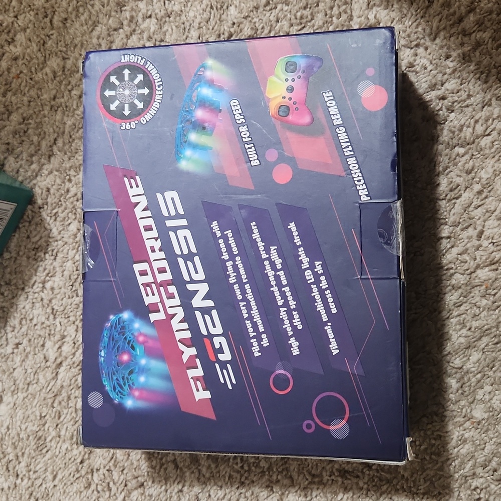 LED flying drone - Picture 2 of 3